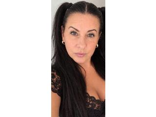 Klikni tu a chatuj s modelkou! LucyLust